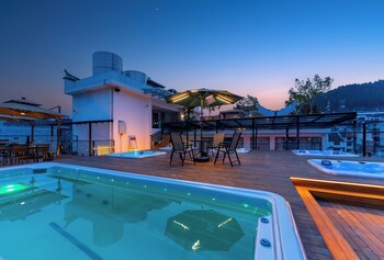 12c baiyujing hot spring resort furong