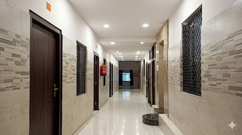 Chhabra Hotel Kanpur,,2 star