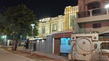 hotel lav kush grand ayodhya