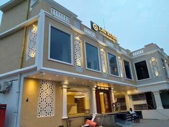 hotel lav kush grand ayodhya