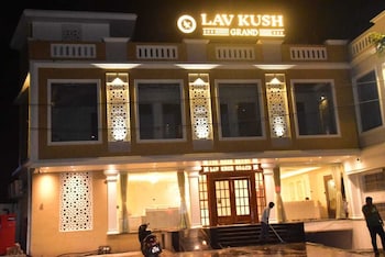 hotel lav kush grand ayodhya