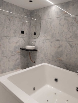 hotel grand cg