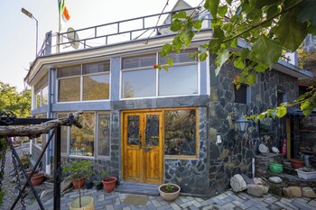elivaas zephyr sierra 2 bhk hillside