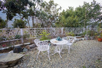 elivaas zephyr sierra 2 bhk hillside