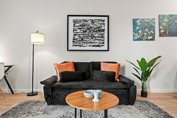 riviere apartments king bed suite and pool and gym and pet friendly and near epic universe