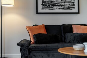 riviere apartments king bed suite and pool and gym and pet friendly and near epic universe