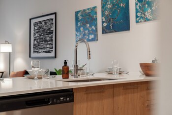 riviere apartments king bed suite and pool and gym and pet friendly and near epic universe
