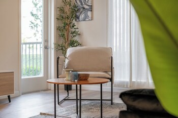 riviere apartments king bed suite and pool and gym and pet friendly and near epic universe