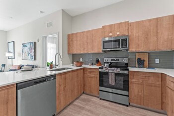 riviere 2br apartment pet friendly oasis sleeps 6 close to epic universe pool and gym