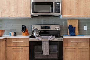 riviere 2br apartment pet friendly oasis sleeps 6 close to epic universe pool and gym