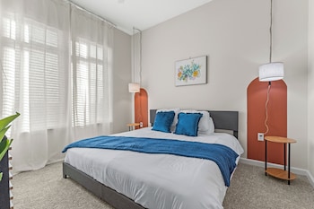 riviere 2br apartment pet friendly oasis sleeps 6 close to epic universe pool and gym