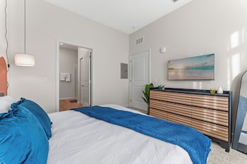riviere 2br apartment pet friendly oasis sleeps 6 close to epic universe pool and gym