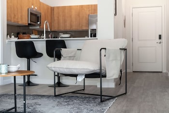 riviere 2br apartment pet friendly oasis sleeps 6 close to epic universe pool and gym