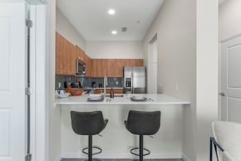 riviere 2br apartment pet friendly oasis sleeps 6 close to epic universe pool and gym