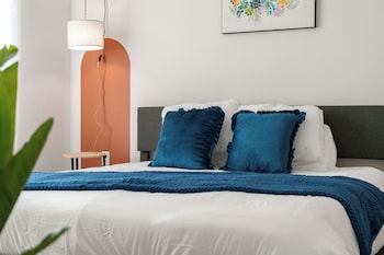riviere 2br apartment pet friendly oasis sleeps 6 close to epic universe pool and gym