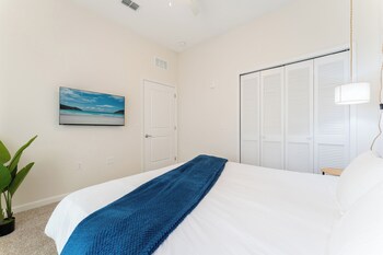riviere 2br apartment pet friendly oasis sleeps 6 close to epic universe pool and gym