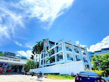 phuket moonlit patong bay hideaway hotel