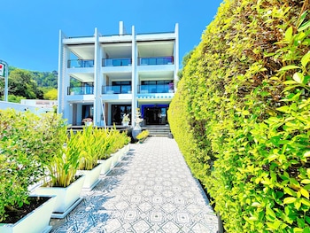 phuket moonlit patong bay hideaway hotel