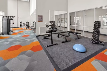 riviere 3br apartment stylish king family pets friendly pool and gym near epic universeopens