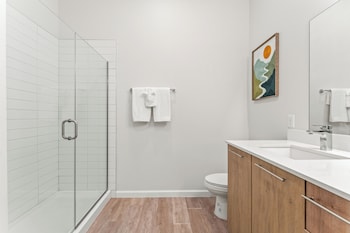 riviere 3br apartment stylish king family pets friendly pool and gym near epic universeopens