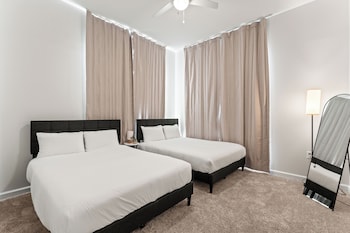 riviere 3br apartment stylish king family pets friendly pool and gym near epic universeopens