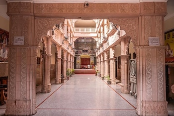 Omji Ashram- Kathiya Mandir,,2 star
