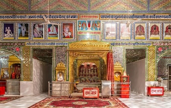 Omji Ashram- Kathiya Mandir,,2 star