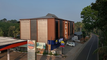 Empire Suites,,3 star
