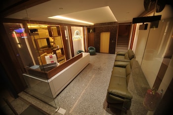 Empire Suites,,3 star