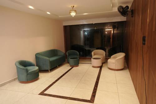 empire suites