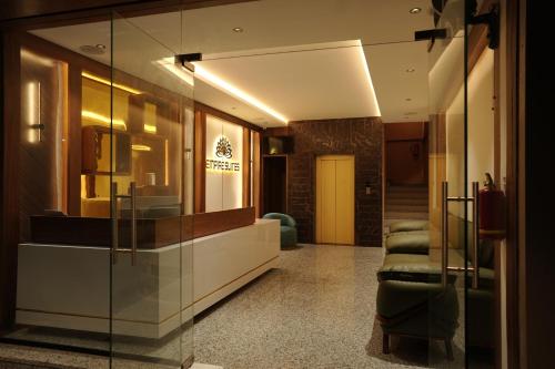 empire suites