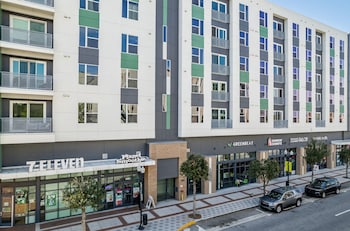 virelli apartments upscale king suite in the heart of orlando w pool