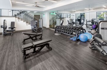 virelli apartments upscale king suite in the heart of orlando w pool