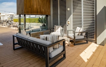 virelli apartments upscale king suite in the heart of orlando w pool