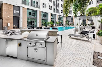 virelli apartments upscale king suite in the heart of orlando w pool