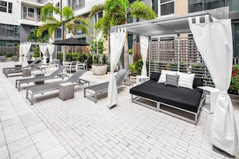 virelli apartments upscale king suite in the heart of orlando w pool