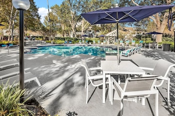Solara Apartments Spacious 2Br Apartment Sleeps 6 Pet-Friendly,,4 star