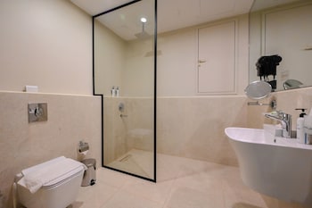 teela hotel