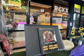 Roxx Social Hostel, Cafe & Bistro,,3 star