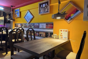 roxx social hostel cafe and bistro