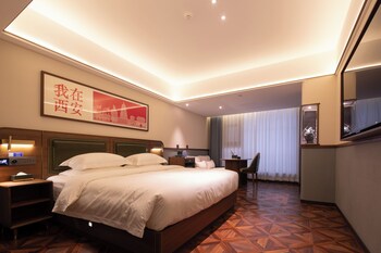 nostalgia s hotel xian bell tower