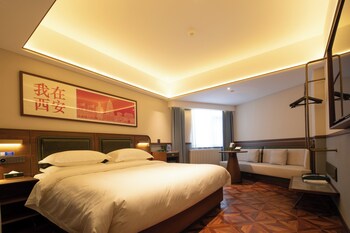 nostalgia s hotel xian bell tower