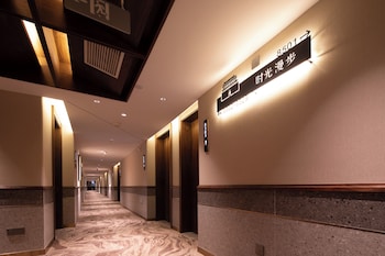 nostalgia s hotel xian bell tower