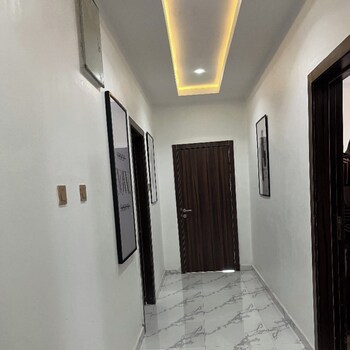 Grand Lynks Apartment,,5 star