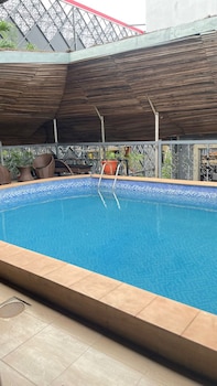 six diamond hotel opebi