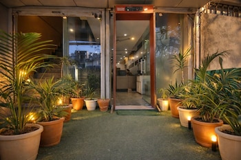 mauryan elite hotel vasant kunj