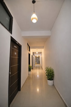 mauryan elite hotel vasant kunj