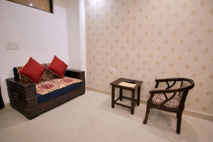 mauryan elite hotel vasant kunj