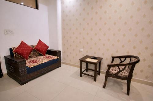 mauryan elite hotel vasant kunj