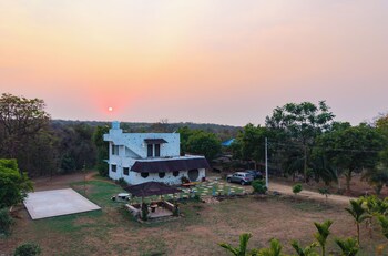 alaya stays khade farms 4bhk petfriendly